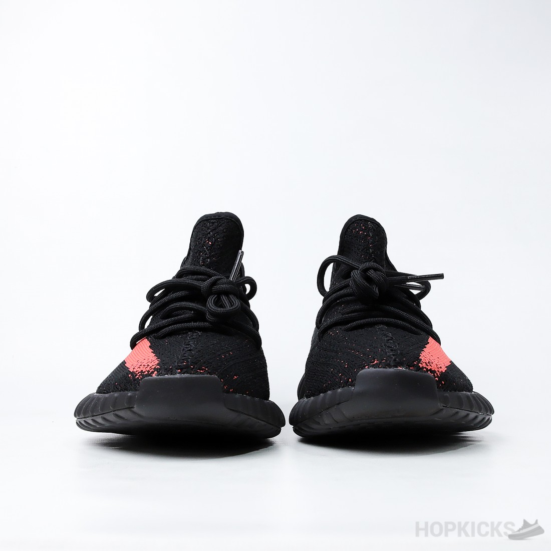 靴 YEEZY Boost 350 V2 Core Black/Red adidas Yeezy Boost 350 V2 Core Black Red Is Restocking August 10
